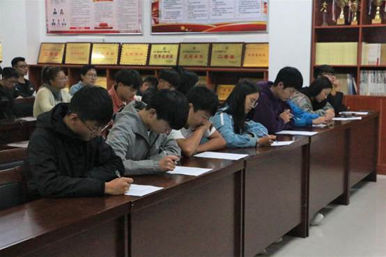 说明: C:\Users\Administrator\Desktop\十大滚球体育app官网宪法知识竞赛\十大滚球体育app官网宪法知识竞赛\图片\图片2.png