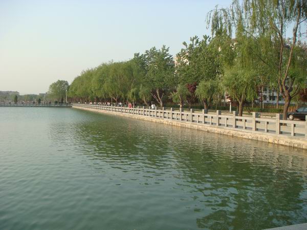 春明湖